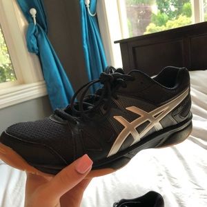 Adidas volleyball shoes